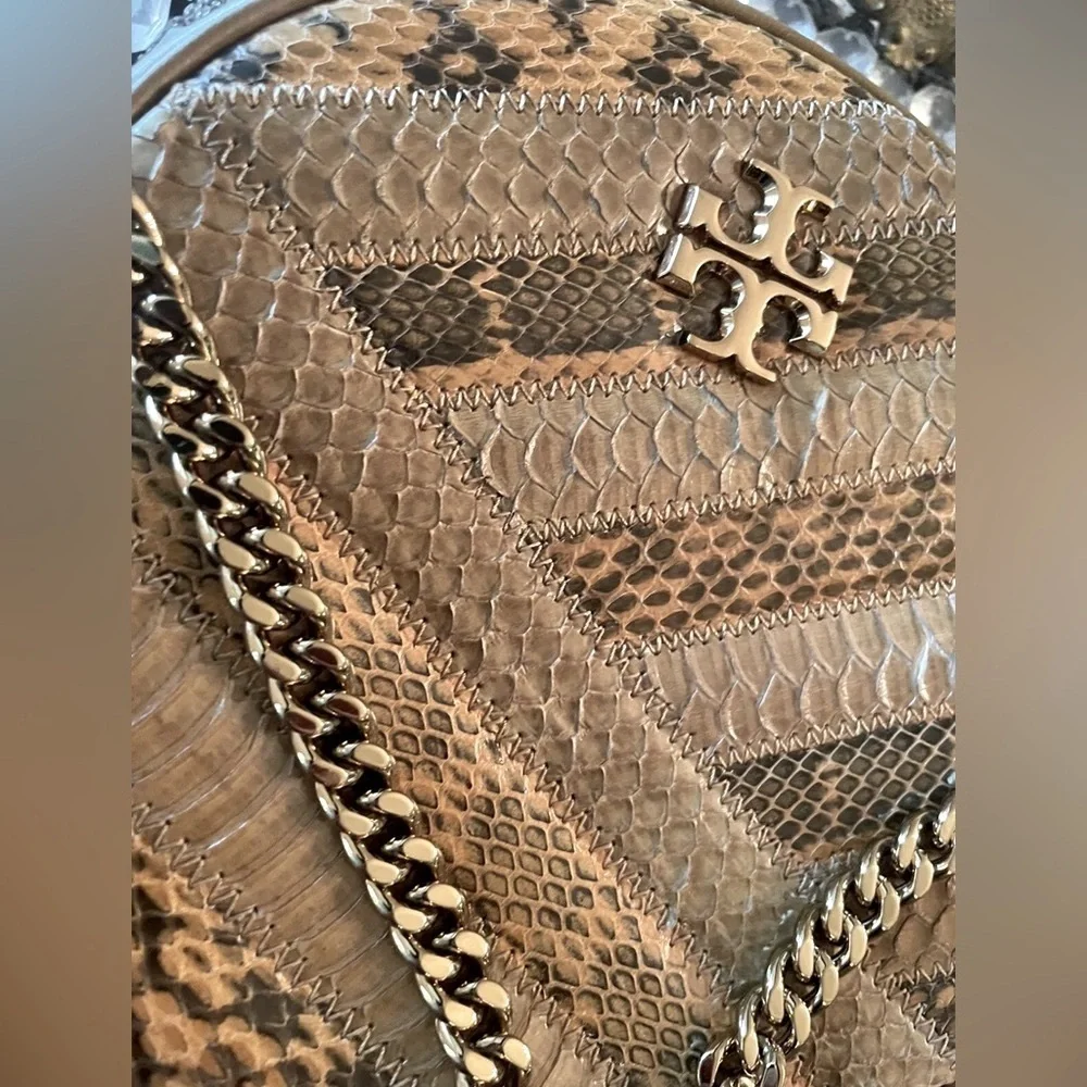 🔥🔥Like New Exclusive Design Authentic Tory Burch Crossbody Bag So Chic $ Unique